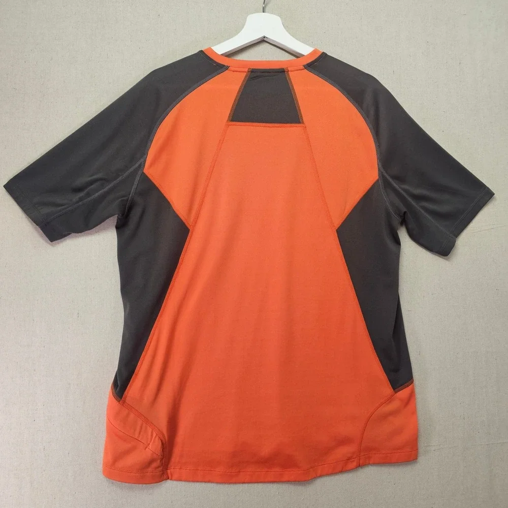 The North Face Men's Large VaporWick Orange Gray V-Neck Performance Shirt Pocket